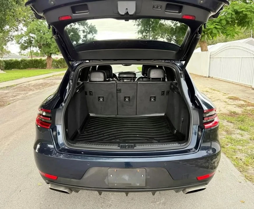 2017 Porsche Macan - Image 13 of 20