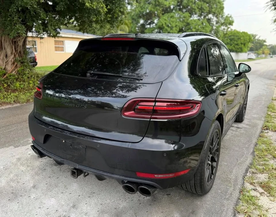 2017 Porsche Macan - Image 11 of 19