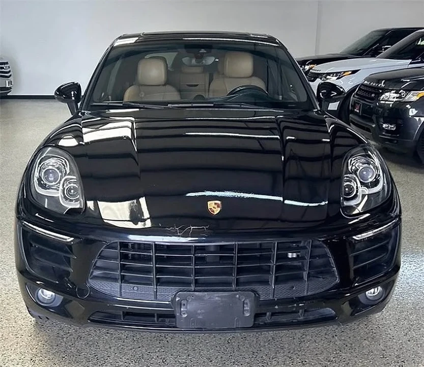 2017 Porsche Macan - Image 2 of 8