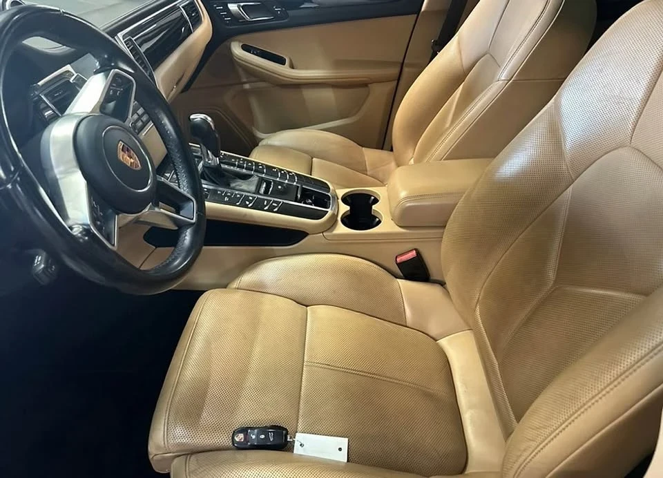 2017 Porsche Macan - Image 6 of 8
