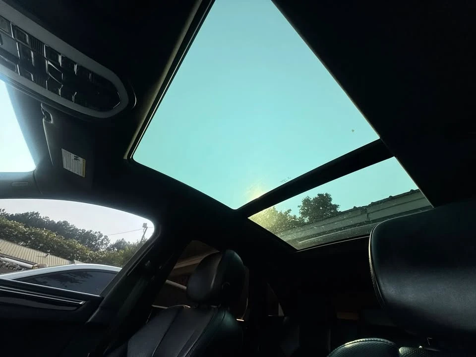 2017 Porsche Macan - Image 19 of 20