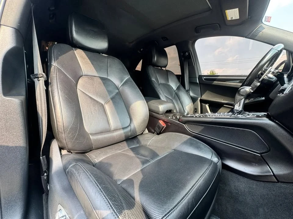2017 Porsche Macan - Image 13 of 20
