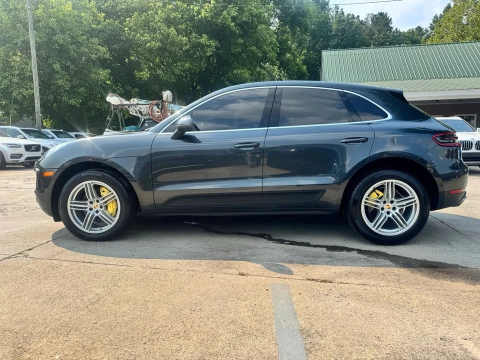 2017 Porsche Macan - Image 2 of 20