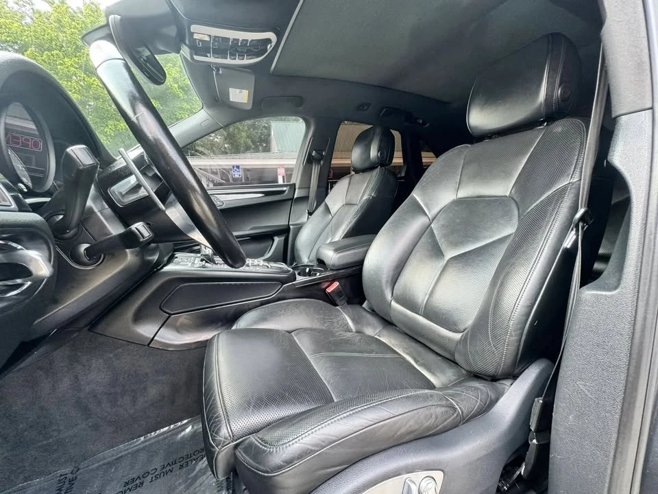 2017 Porsche Macan - Image 10 of 20