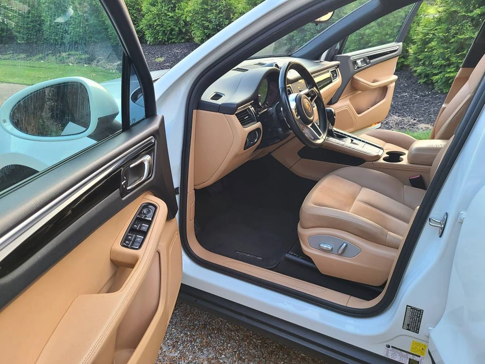 2017 Porsche Macan - Image 6 of 13