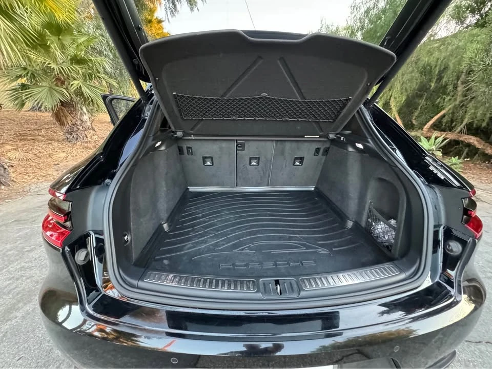 2017 Porsche Macan - Image 18 of 20