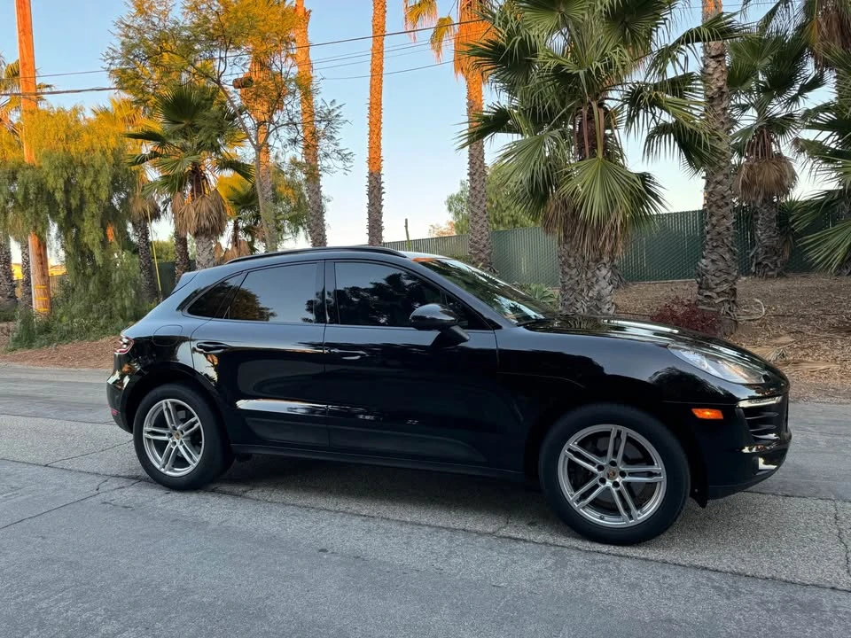 2017 Porsche Macan - Image 10 of 20