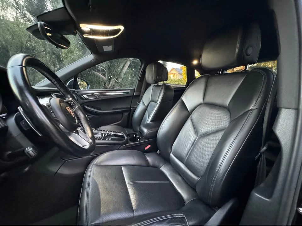 2017 Porsche Macan - Image 12 of 20