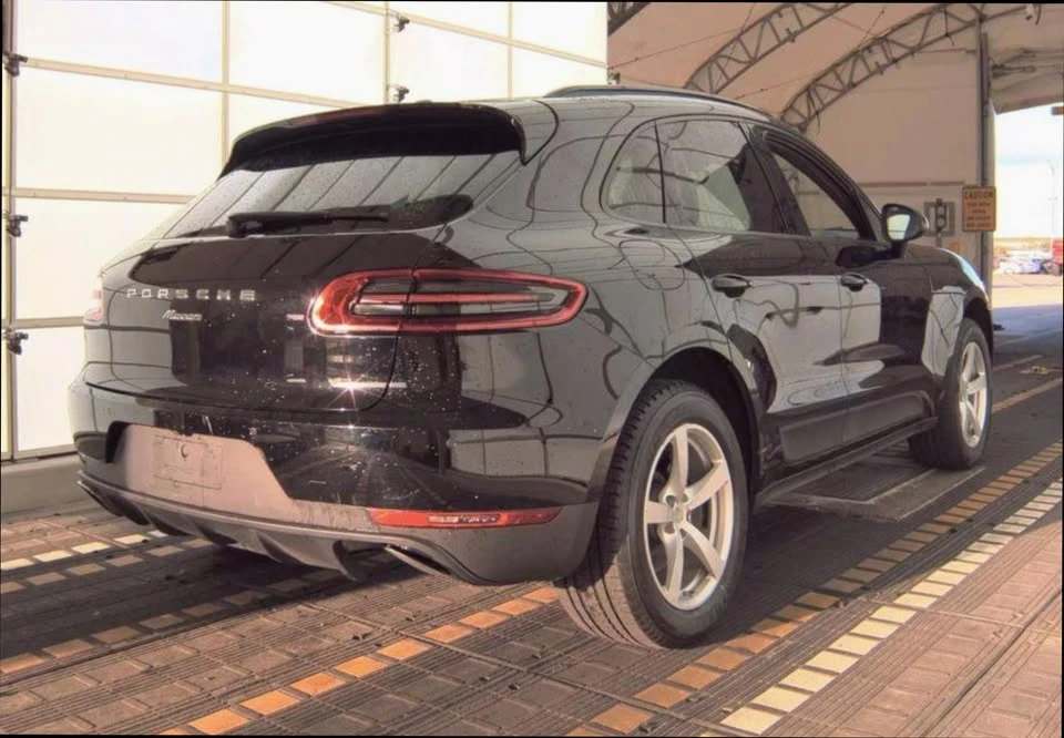 2017 Porsche Macan - Image 4 of 14