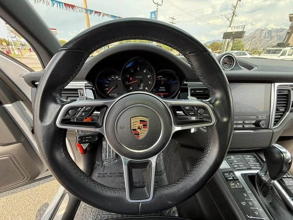 2017 Porsche Macan - Image 11 of 20