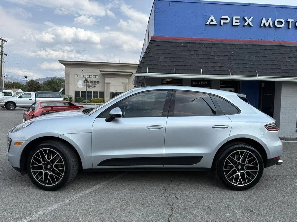 2017 Porsche Macan - Image 2 of 20