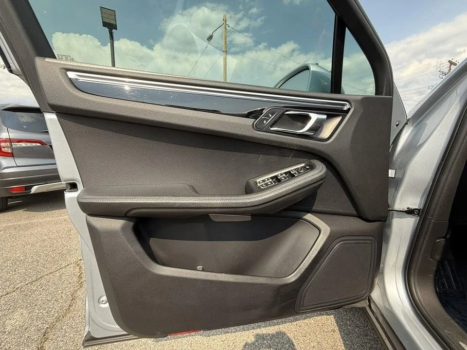 2017 Porsche Macan - Image 20 of 20
