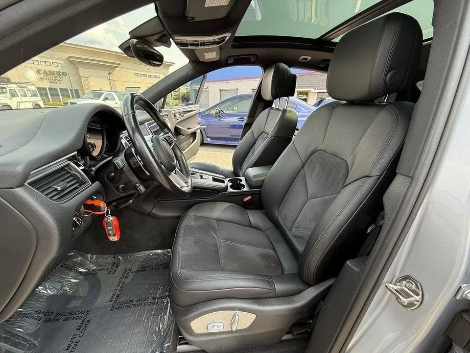 2017 Porsche Macan - Image 19 of 20