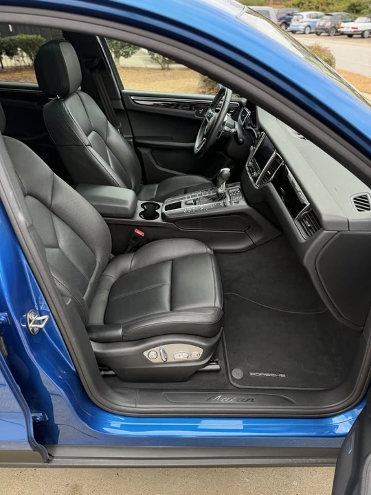 2017 Porsche Macan - Image 11 of 20