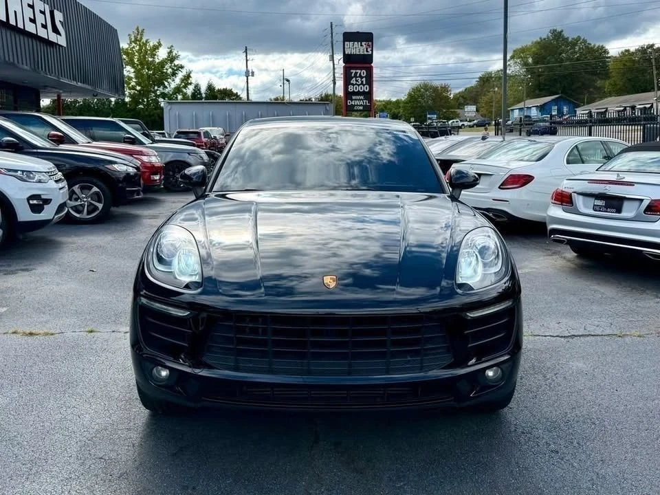 2017 Porsche Macan - Image 2 of 19