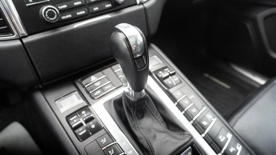 2017 Porsche Macan S - Image 10 of 20