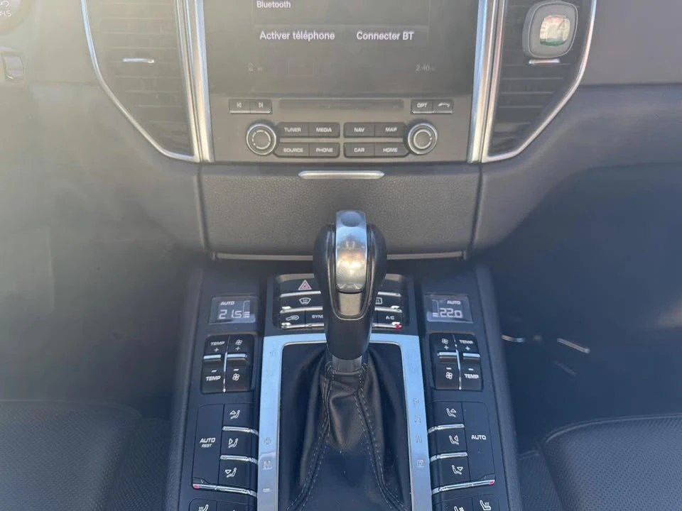 2017 Porsche Macan - Image 17 of 20