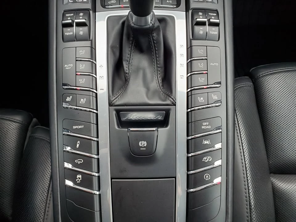 2017 Porsche Macan GTS - Image 10 of 19