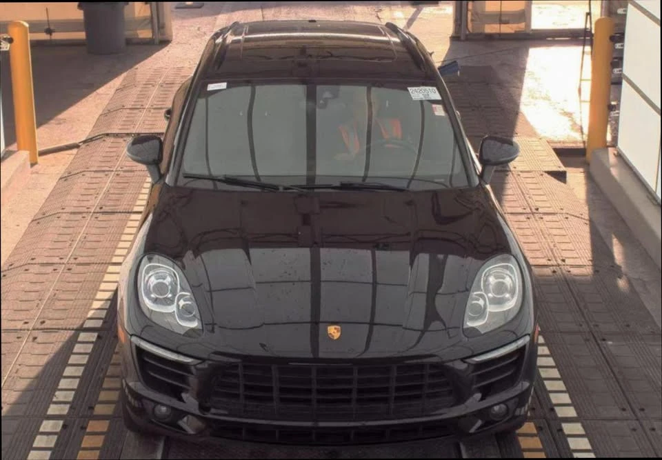 2017 Porsche Macan - Image 4 of 12