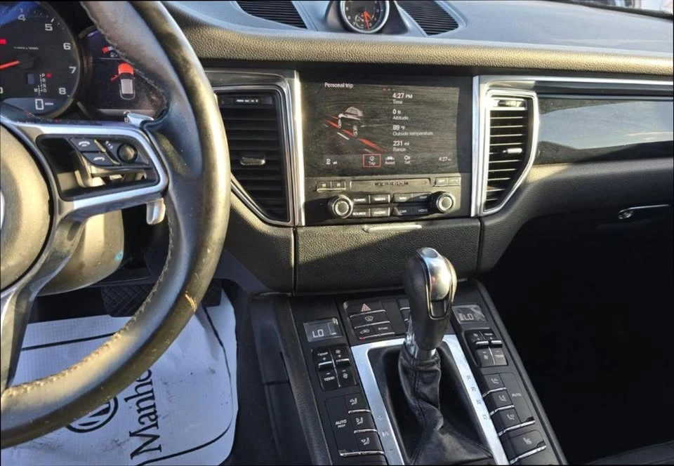 2017 Porsche Macan - Image 7 of 12