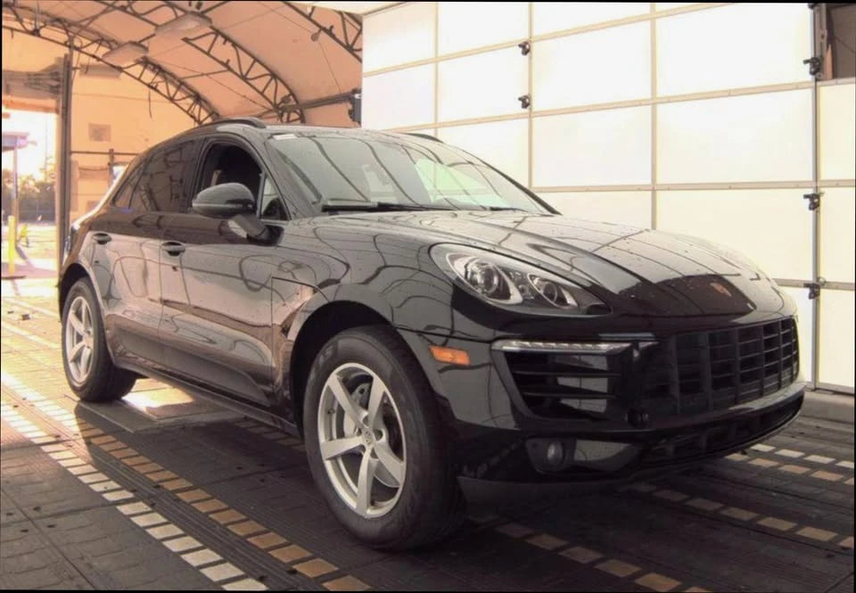 2017 Porsche Macan - Image 3 of 12