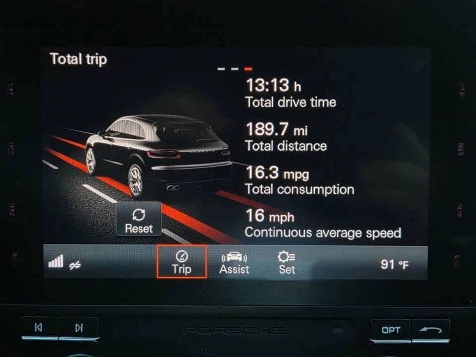 2017 Porsche Macan - Image 19 of 20