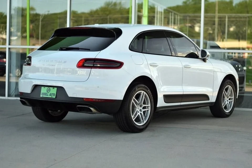 2017 Porsche Macan - Image 7 of 20