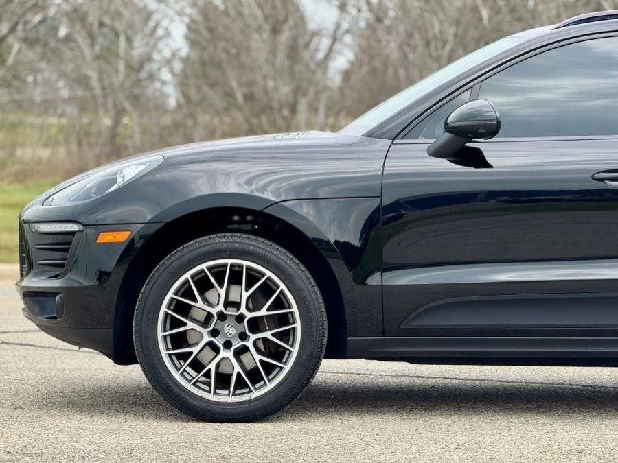 2017 Porsche Macan - Image 17 of 20