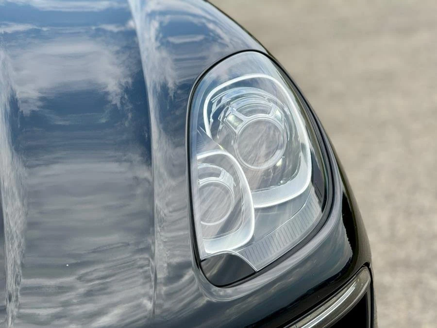2017 Porsche Macan - Image 14 of 19