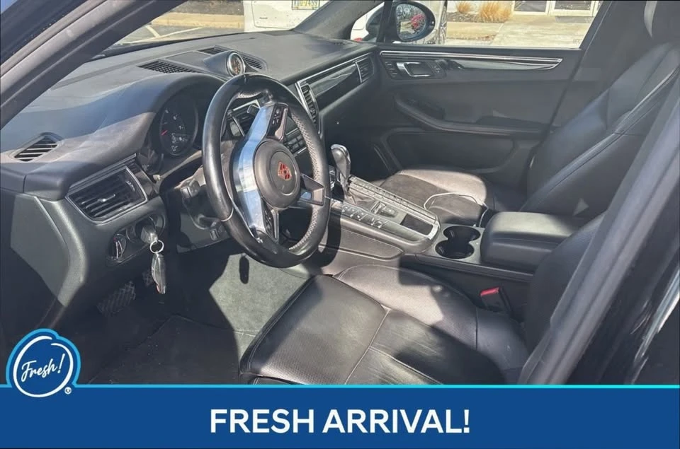 2017 Porsche Macan - Image 6 of 8