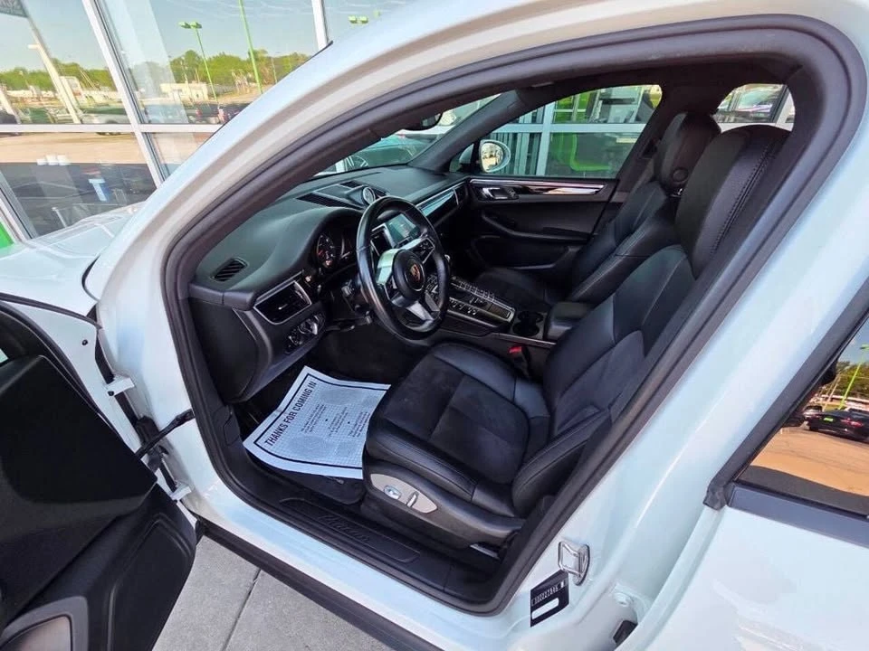 2017 Porsche Macan - Image 11 of 20
