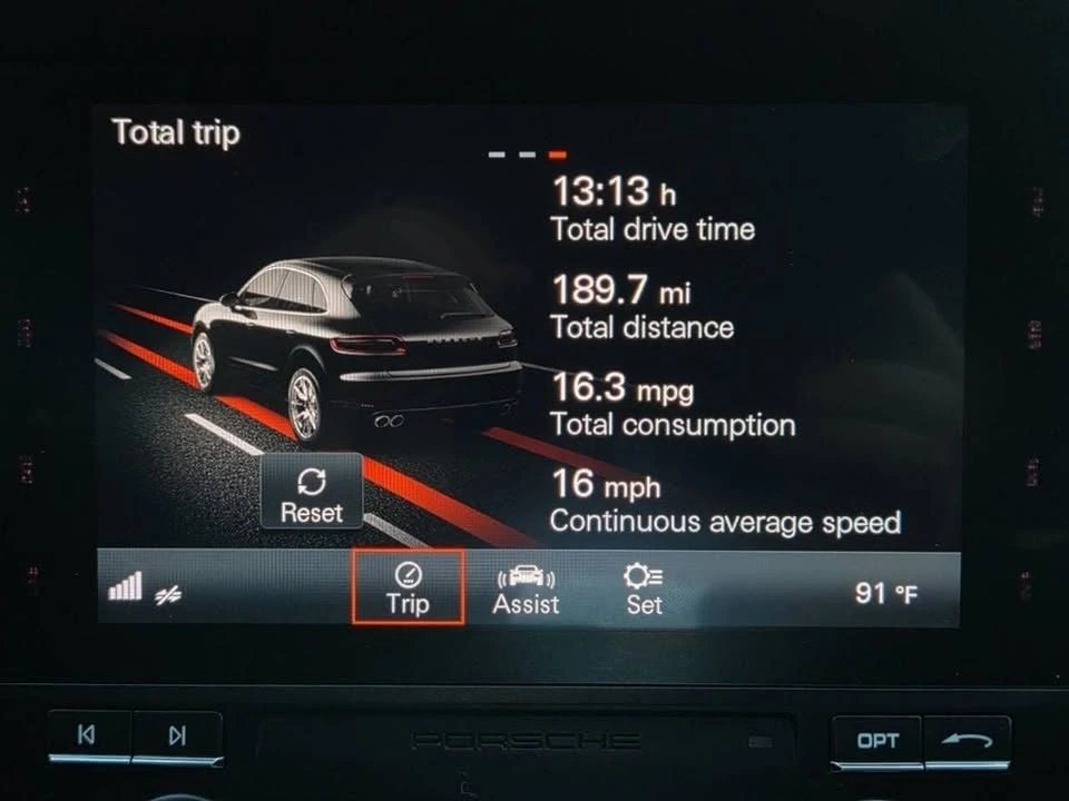 2017 Porsche Macan - Image 19 of 20