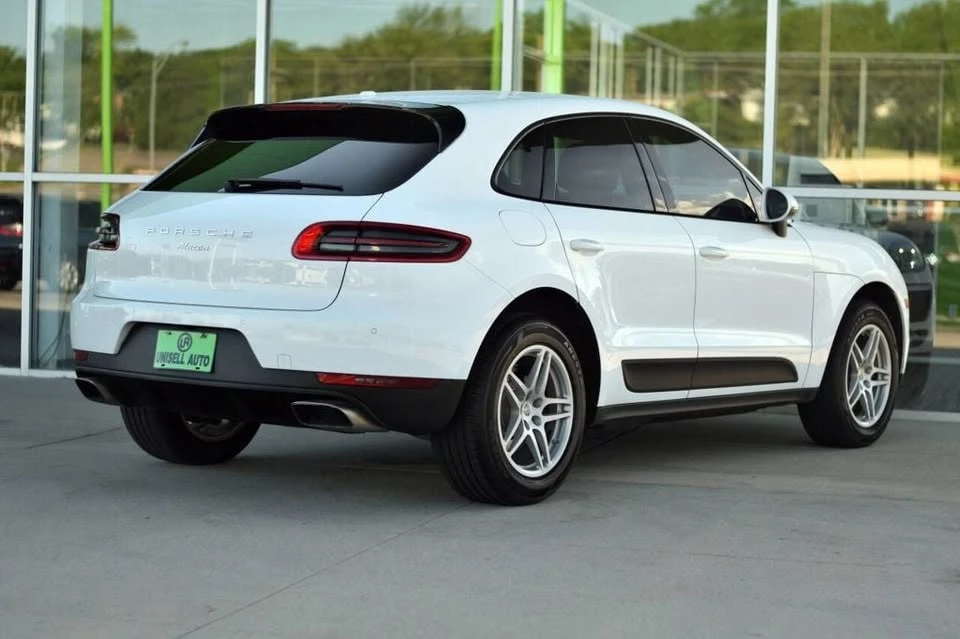2017 Porsche Macan - Image 7 of 20