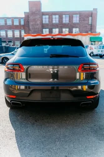 2017 Porsche Macan - Image 16 of 16