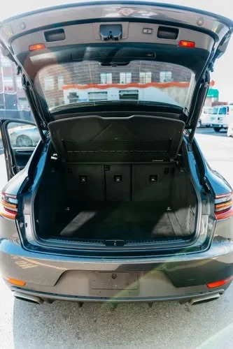 2017 Porsche Macan - Image 13 of 16