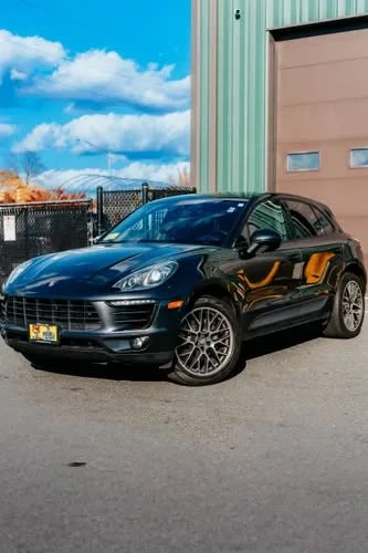 2017 Porsche Macan - Image 2 of 16