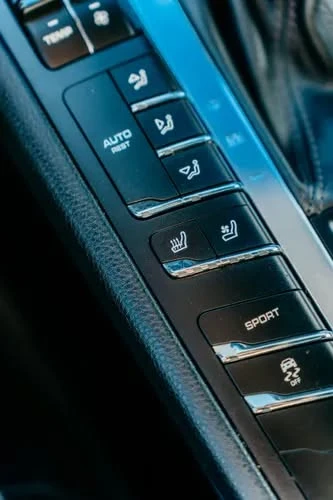 2017 Porsche Macan - Image 12 of 16
