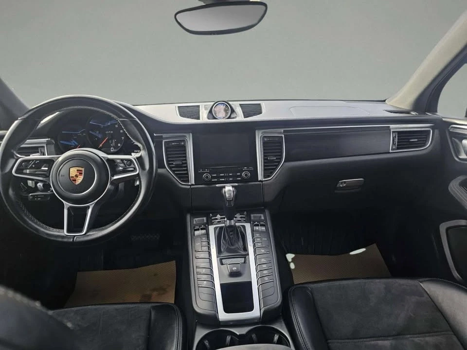 2017 Porsche Macan GTS - Image 15 of 19
