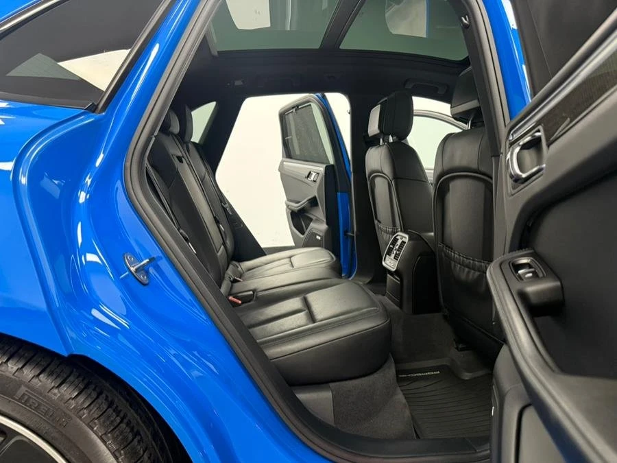 2017 Porsche Macan GTS - Image 9 of 18