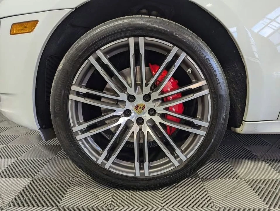 2017 Porsche Macan GTS - Image 5 of 12