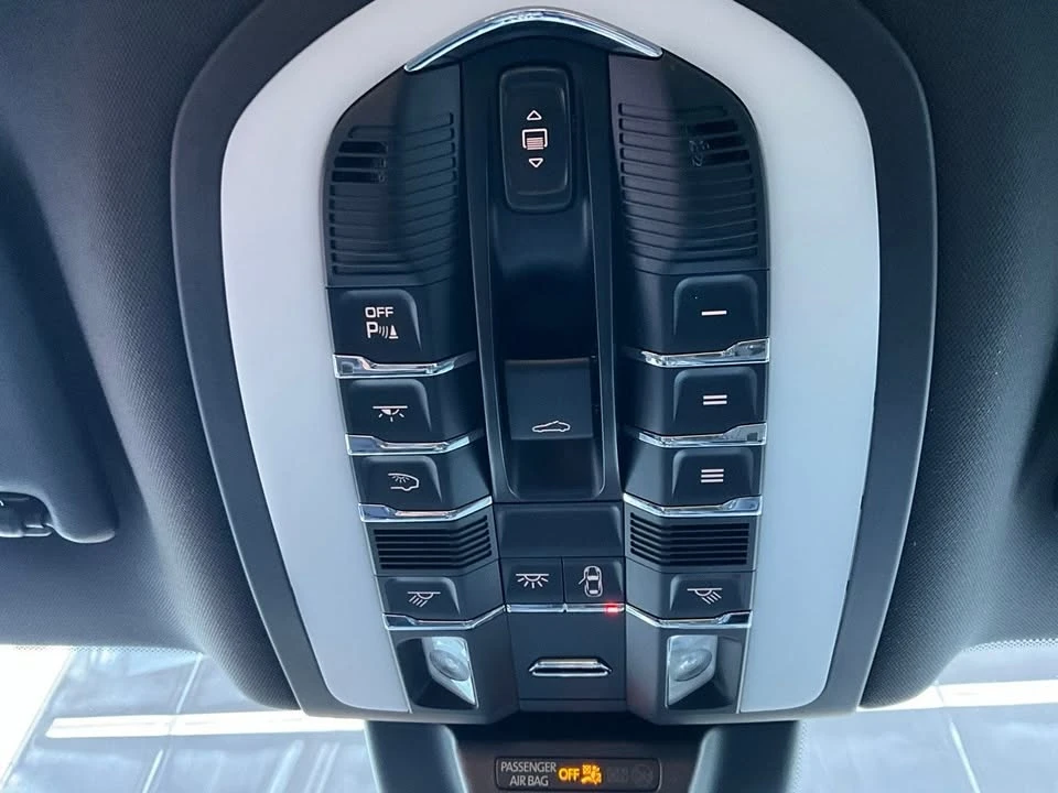 2017 Porsche Macan GTS - Image 17 of 19