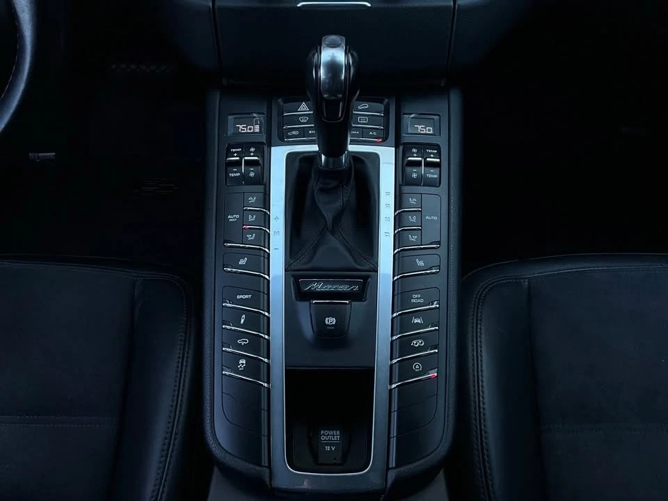 2017 Porsche Macan GTS - Image 15 of 19