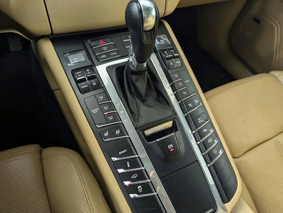 2017 Porsche Macan GTS - Image 6 of 13