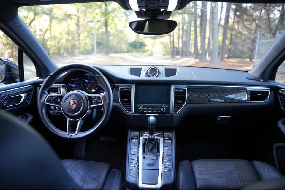 2017 Porsche Macan GTS - Image 6 of 9