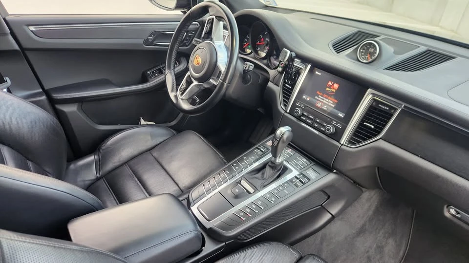2017 Porsche Macan GTS - Image 4 of 9