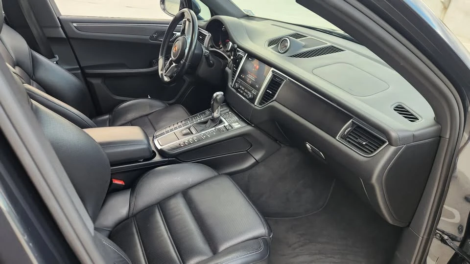 2017 Porsche Macan GTS - Image 5 of 9
