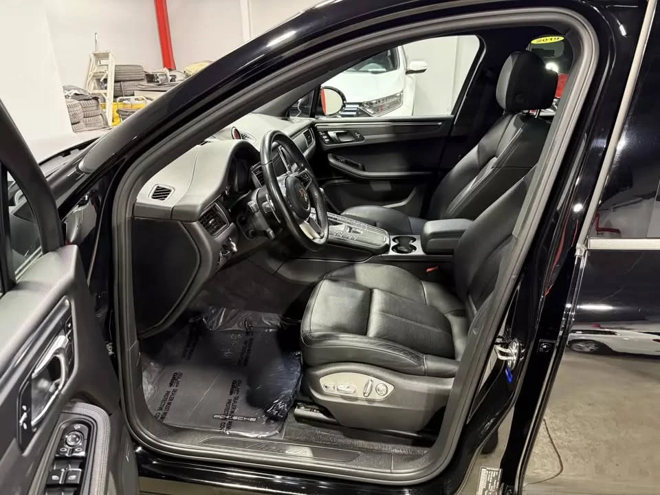 2017 Porsche Macan - Image 6 of 20
