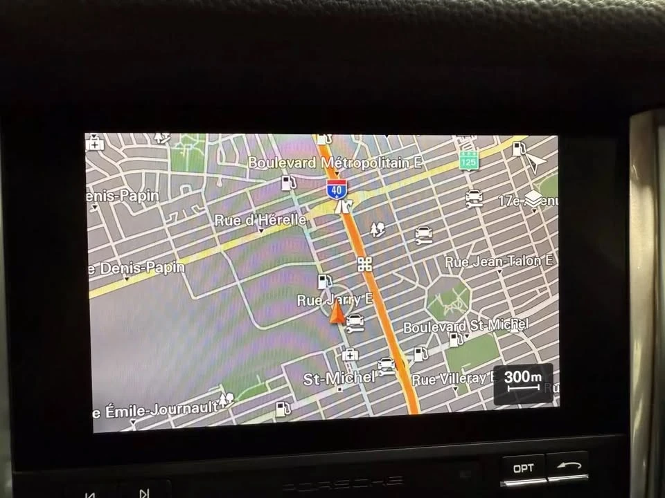 2017 Porsche Macan - Image 13 of 20