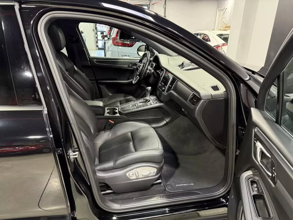 2017 Porsche Macan - Image 8 of 20