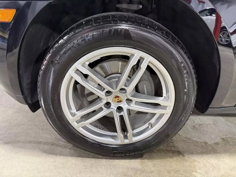 2017 Porsche Macan - Image 19 of 20